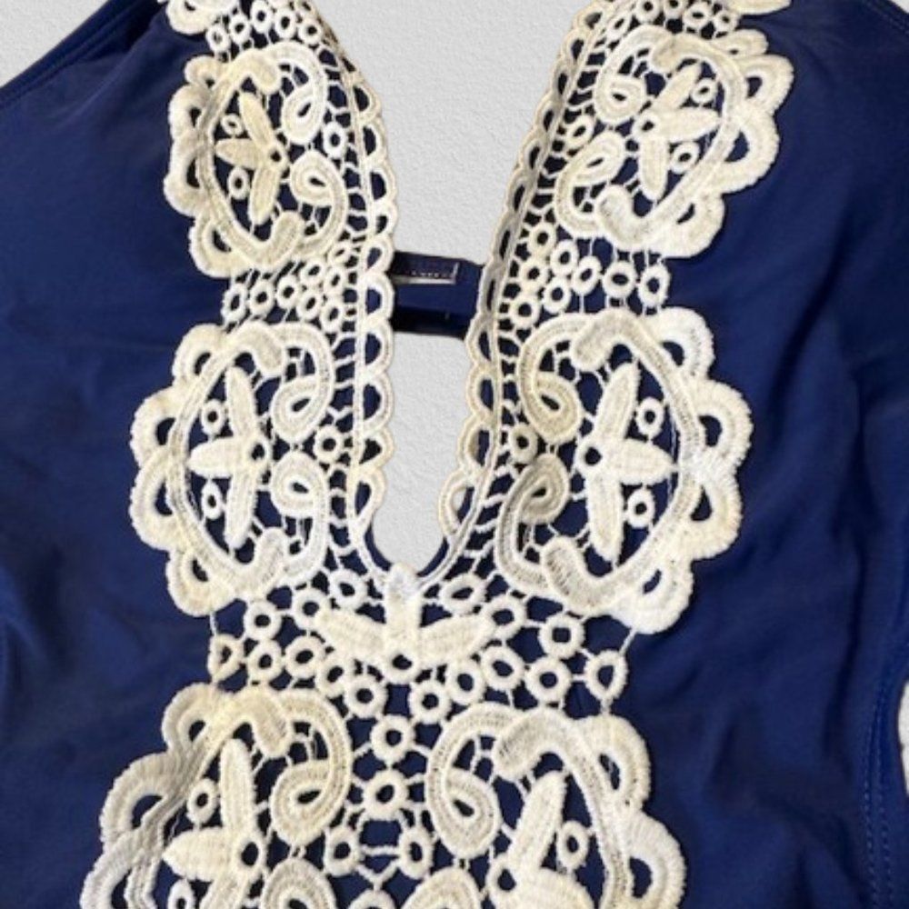 Cupshe Blue Lace Cut Out Plunging Swimsuit 4219 NWT Boutique - Picture 4 of 8